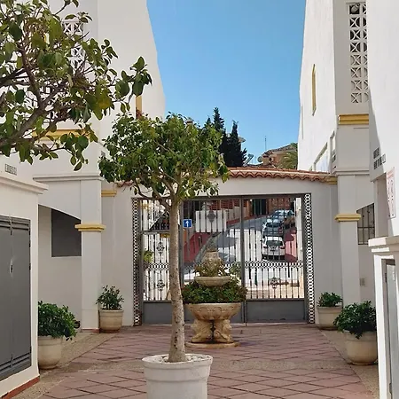 Buenavista Duplex 3 Beds Close To Amenities And In Calahonda *
