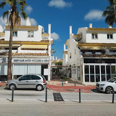 Buenavista Duplex 3 Beds Close To Amenities And In Calahonda *
